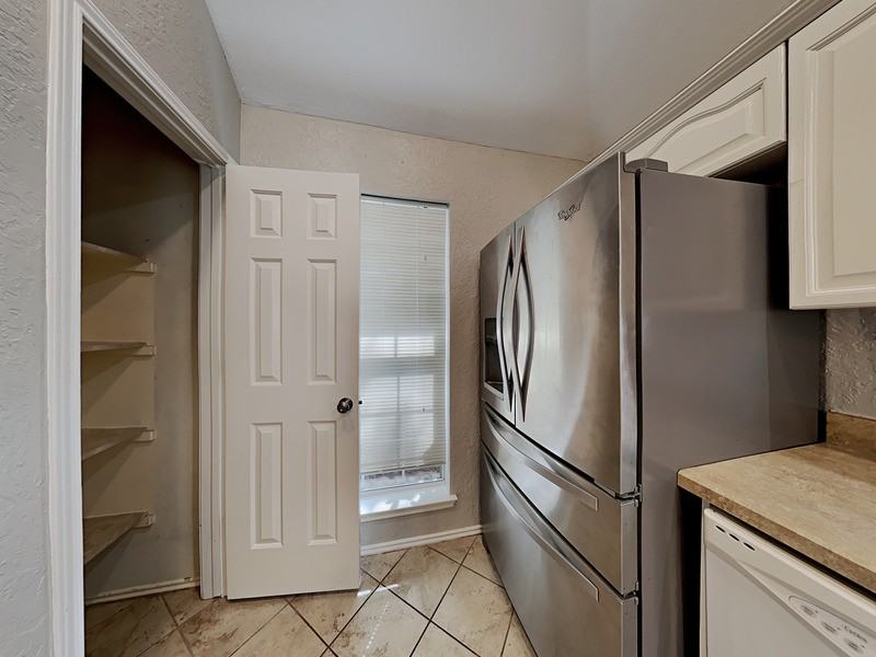 7581 Lancelot Rd - Photo 6 of 18