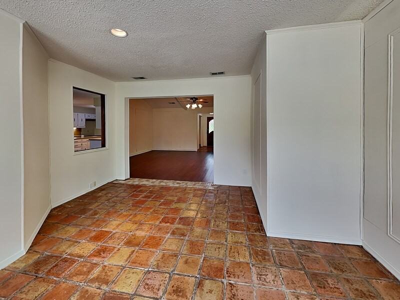 205 Woodpark Ln - Photo 6 of 22