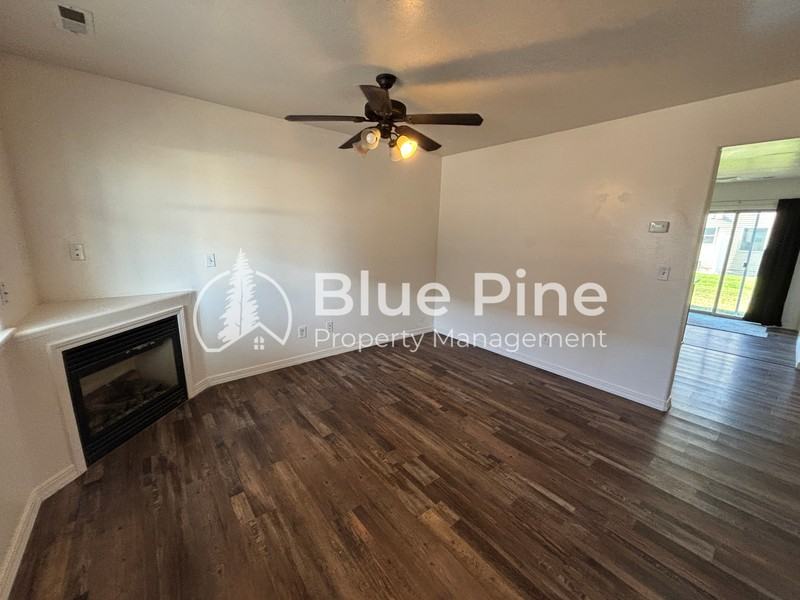 1512 N Stevens Dr #C - Photo 3 of 16