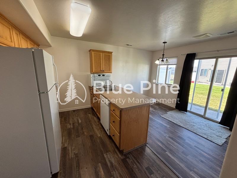 1512 N Stevens Dr #C - Photo 6 of 16