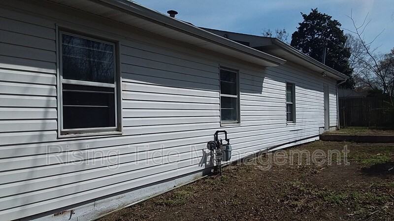 3295 Young Ave - Photo 4 of 25
