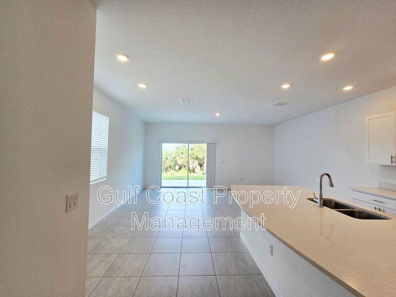 11946 Glenside Ter - Photo 3 of 13