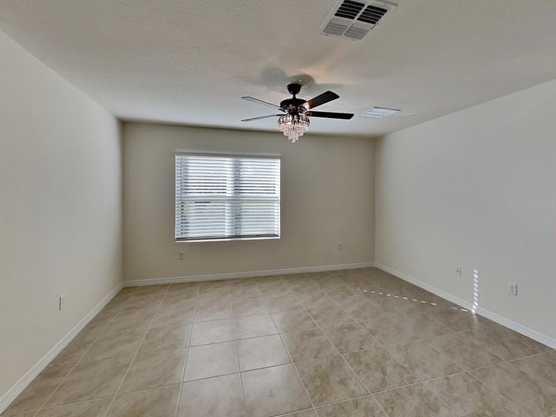 1004 Brooklet Dr - Photo 4 of 17