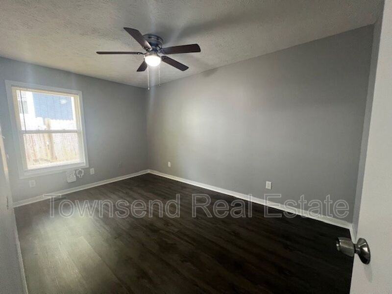 5831 Waters Edge Dr - Photo 7 of 16