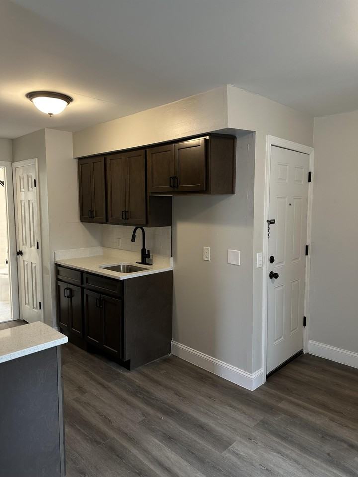 417 Boulevard - 9 #9 - Photo 2 of 8