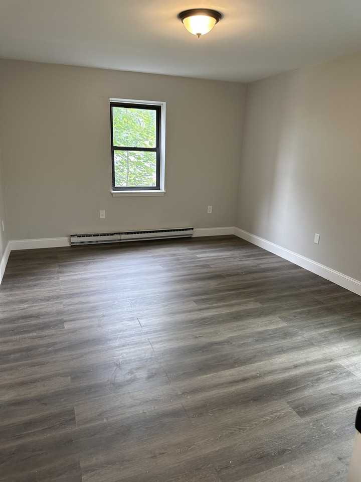 417 Boulevard - 9 #9 - Photo 6 of 8