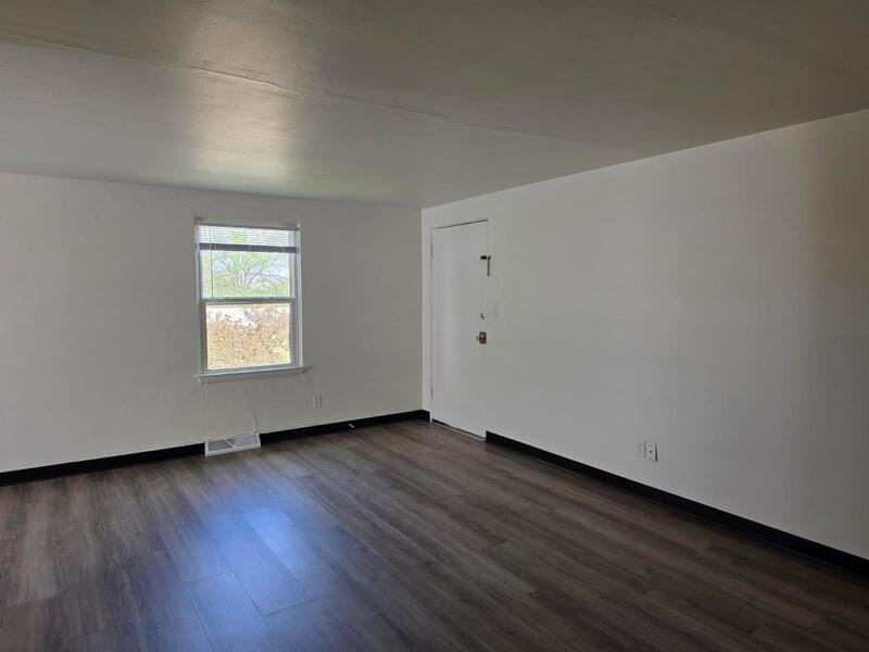 1095 Gillingham Rd - Photo 6 of 8