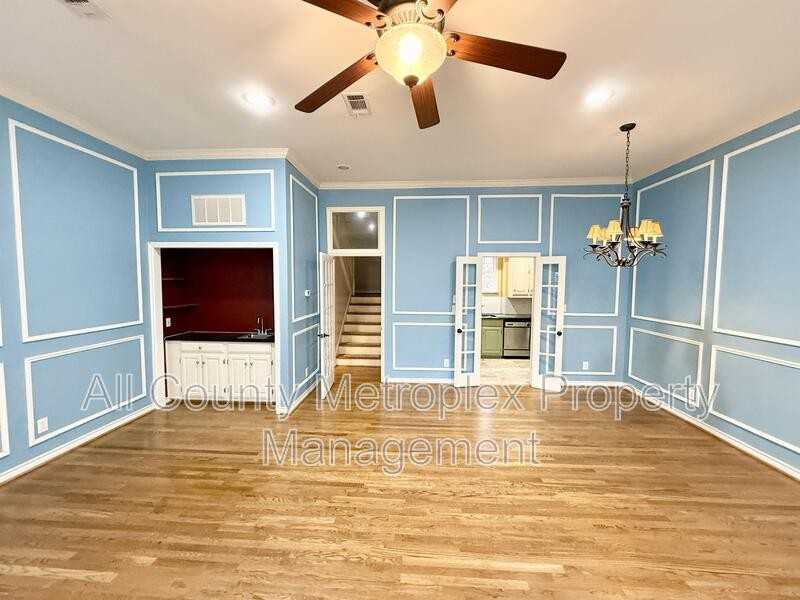 4511 Gilbert Ave #103 - Photo 2 of 8