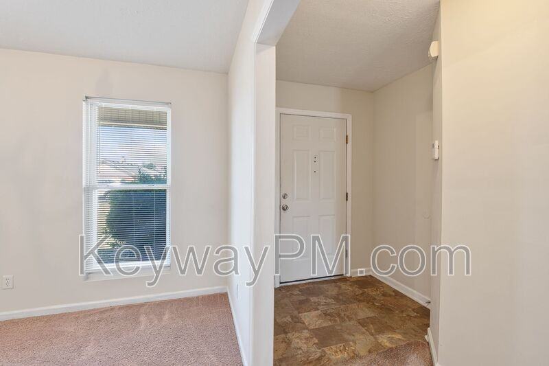 3325 Hamden St - Photo 4 of 23