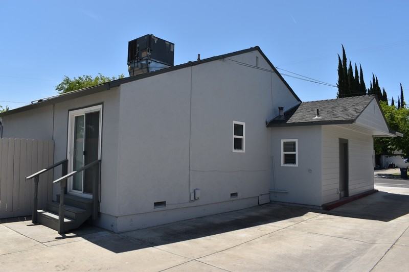 1720 Bessie Ave - Photo 4 of 25