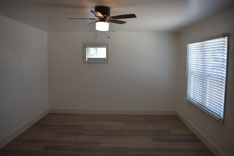1720 Bessie Ave - Photo 6 of 25