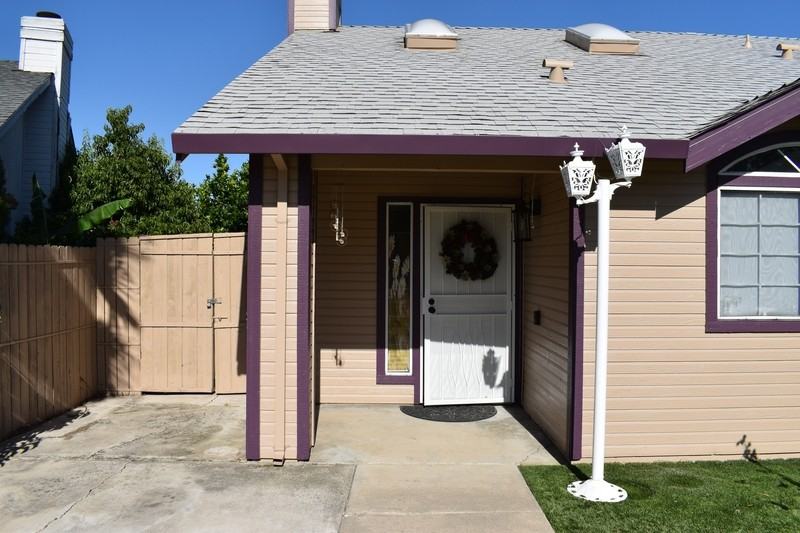 4790 Winona Way - Photo 4 of 29