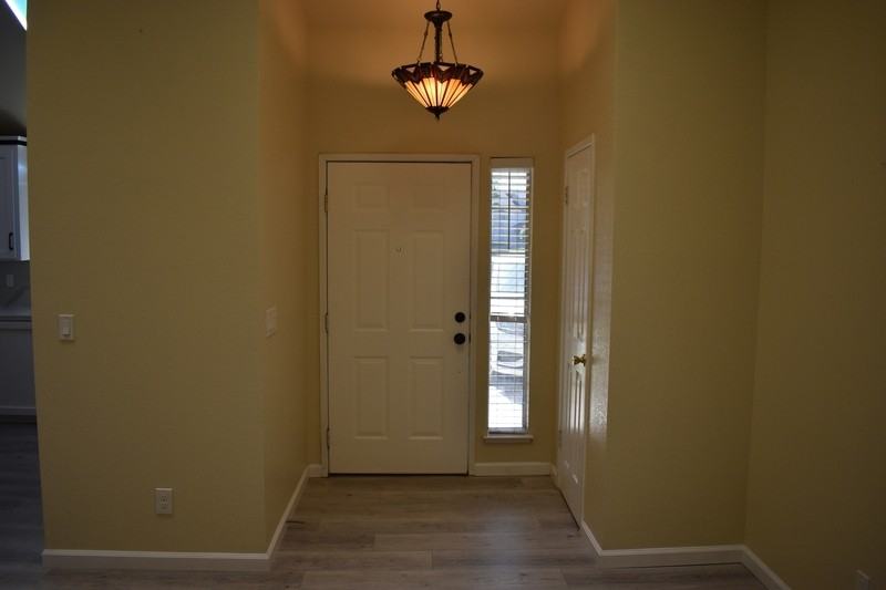 4790 Winona Way - Photo 6 of 29