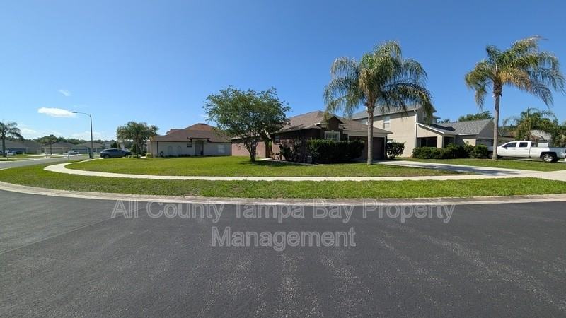 25820 Crippen Dr - Photo 2 of 24