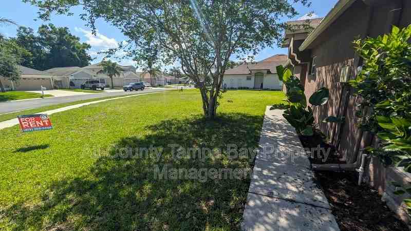 25820 Crippen Dr - Photo 4 of 24