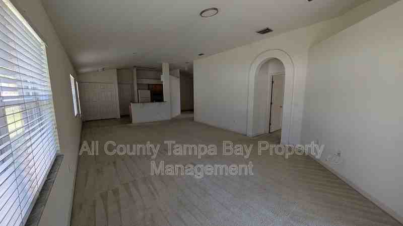 25820 Crippen Dr - Photo 6 of 24