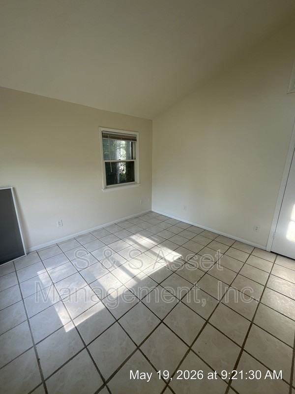 324 S Magnolia Ave - Photo 2 of 8