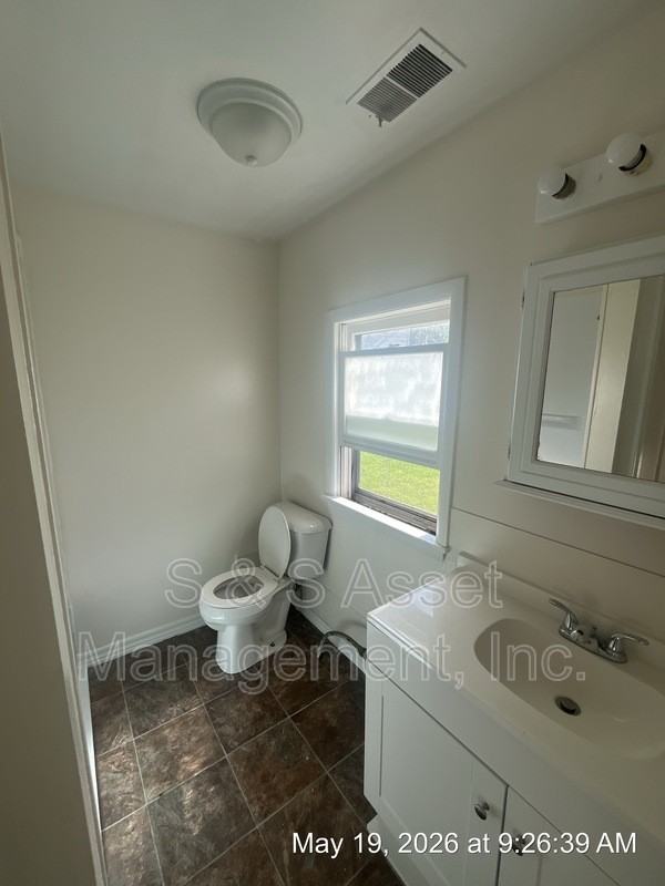 324 S Magnolia Ave - Photo 7 of 8