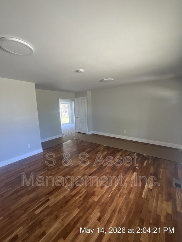 4106 Stillwell Ave - Photo 3 of 37