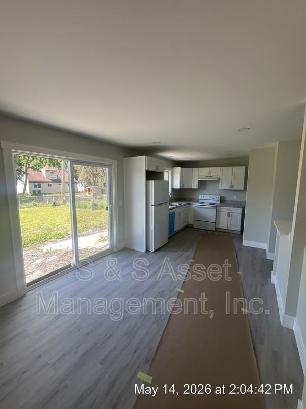 4106 Stillwell Ave - Photo 6 of 37