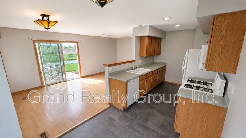 12700 W Wakefield Dr - Photo 3 of 15