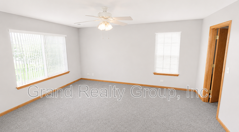 12700 W Wakefield Dr - Photo 7 of 15