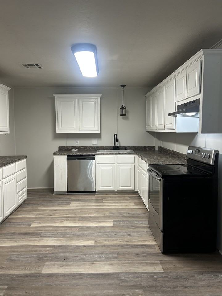 289 Red Cedar Rd #1 - Photo 2 of 10