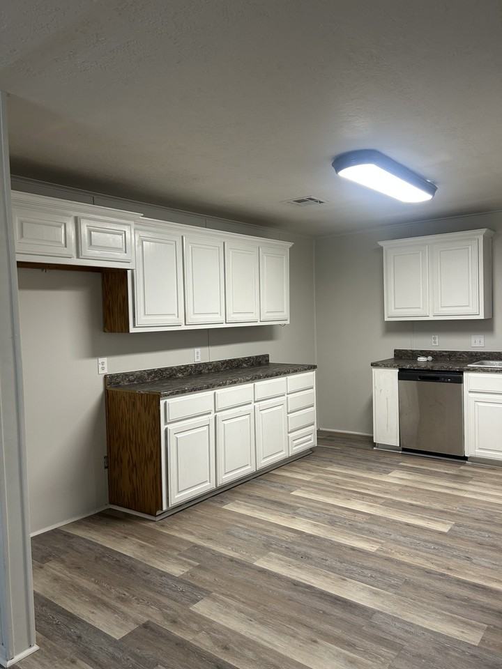 289 Red Cedar Rd #1 - Photo 3 of 10