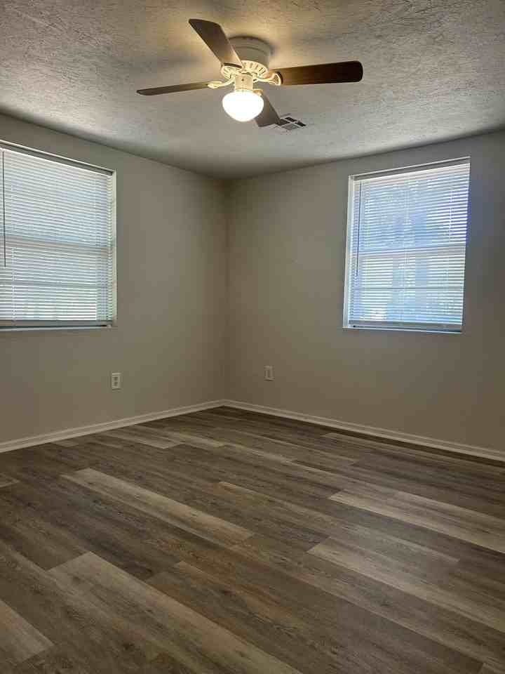 289 Red Cedar Rd #1 - Photo 6 of 10