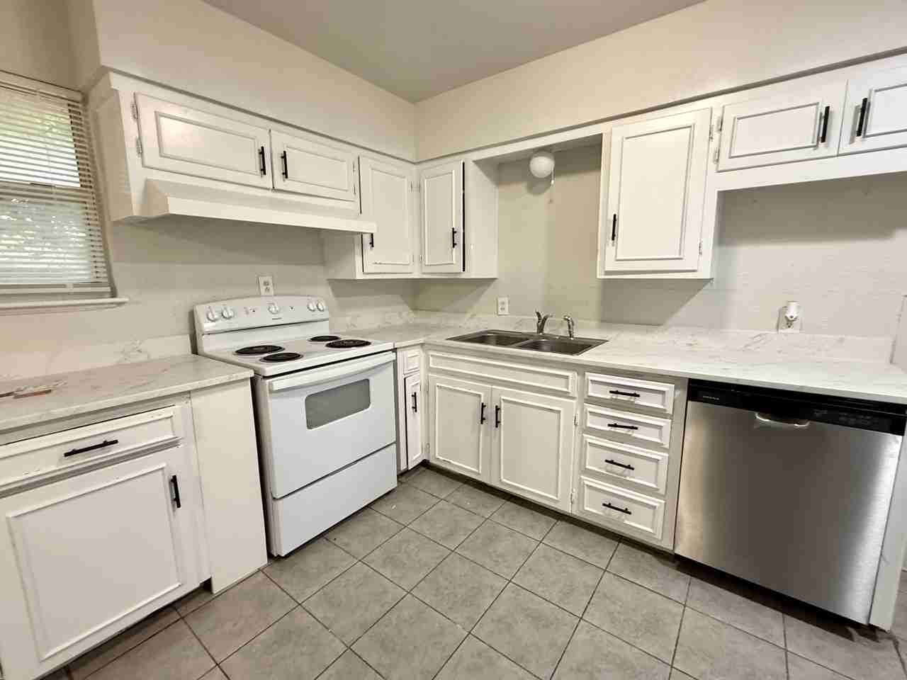 525 Cottonwood St #1 - Photo 3 of 23
