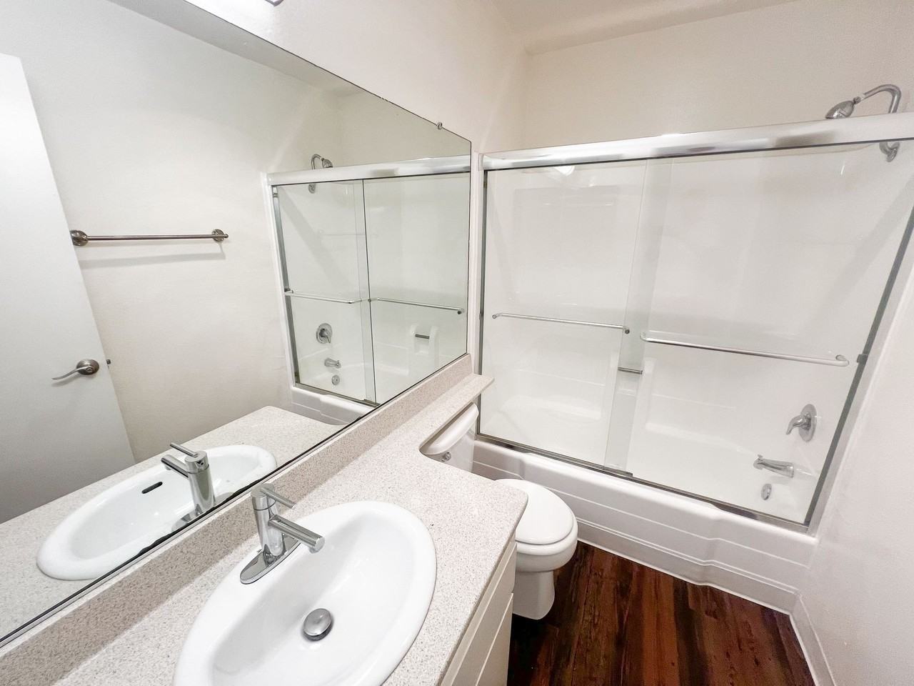 11018 Moorpark Apartments - Photo 6 of 50