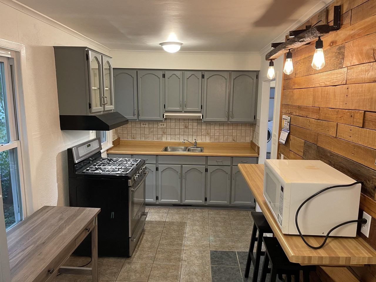 935 Lena Ave #1 - Photo 4 of 13