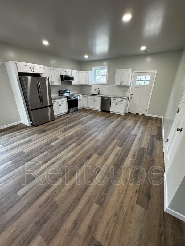 3860 Peru Rd