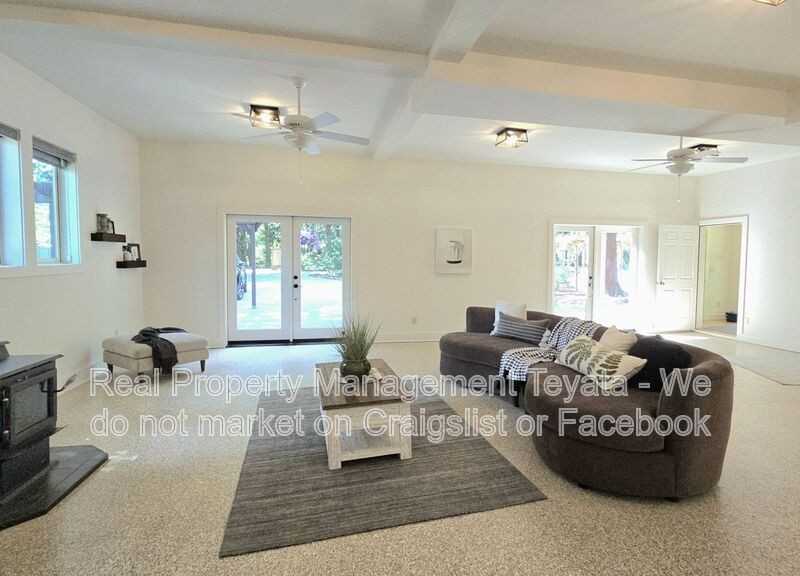 5560 Hillard Rd - Photo 7 of 24