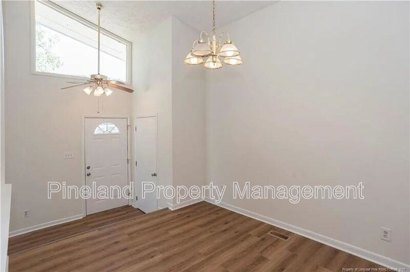 2012 Lakemeadow Dr - Photo 5 of 50