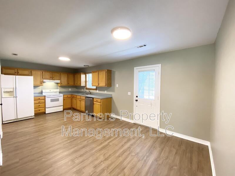 831 N 54th Ave - Photo 4 of 16