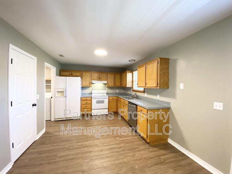 831 N 54th Ave - Photo 5 of 16