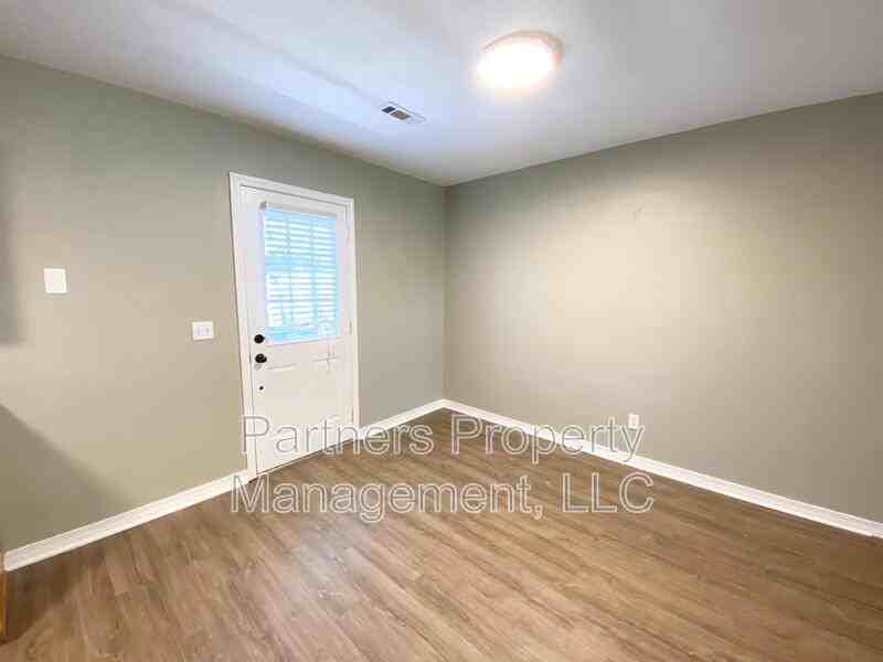 831 N 54th Ave - Photo 7 of 16