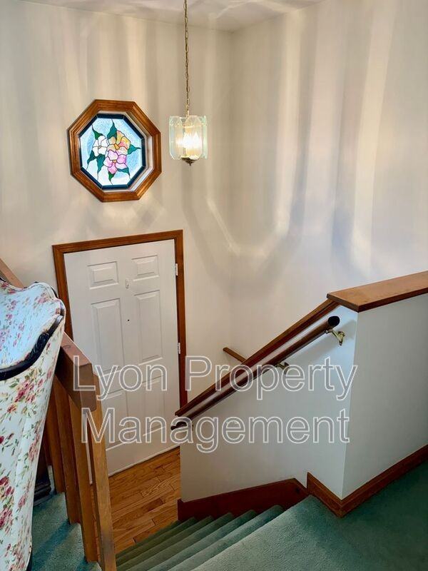 5 Moccasin Dr - Photo 4 of 16
