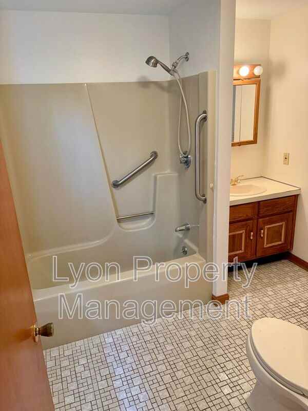 5 Moccasin Dr - Photo 7 of 16