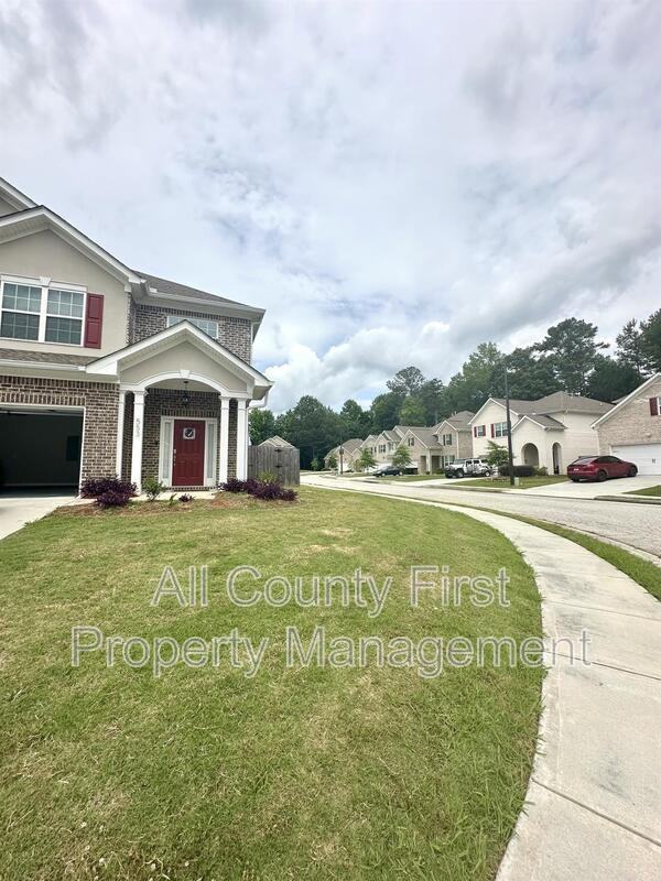 553 Sprayberry Dr - Photo 2 of 23