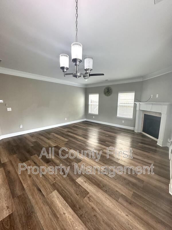 553 Sprayberry Dr - Photo 4 of 23