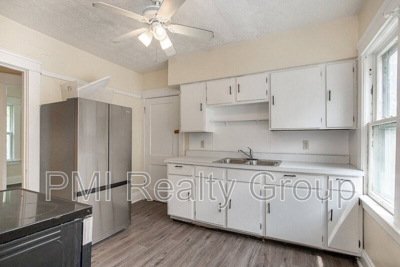 1459 E 134th St #UP - Photo 7 of 17