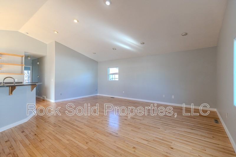 312 Avenue B - Photo 4 of 40