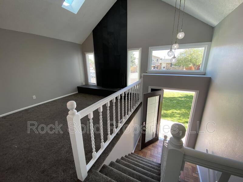 5450 Atlantic Dr - Photo 4 of 40