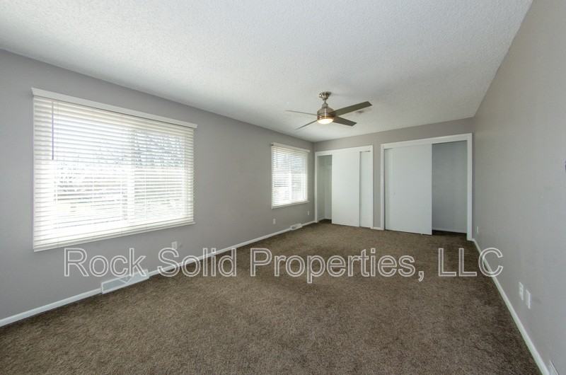 5450 Atlantic Dr - Photo 6 of 40