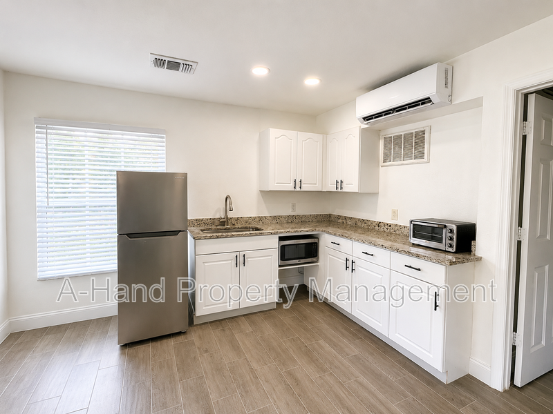1334 Washington Palm Loop #B - Photo 5 of 7
