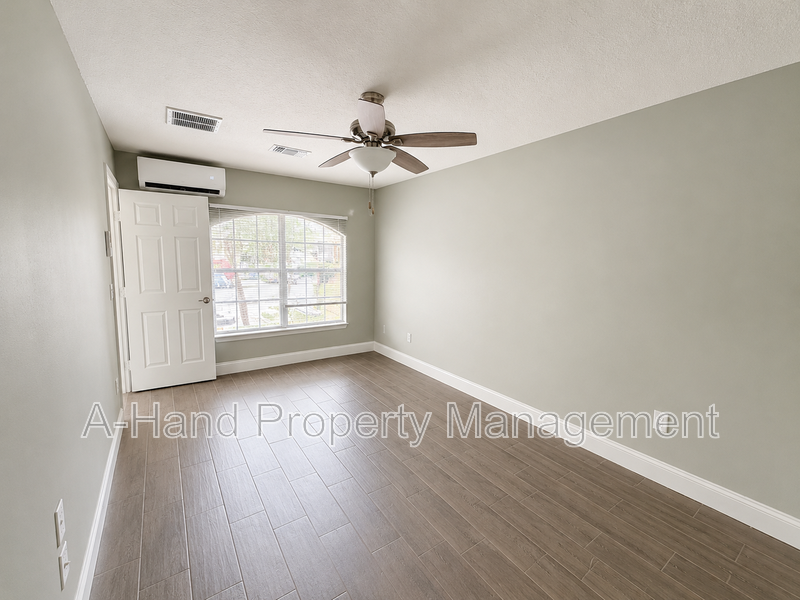 1334 Washington Palm Loop #B - Photo 6 of 7