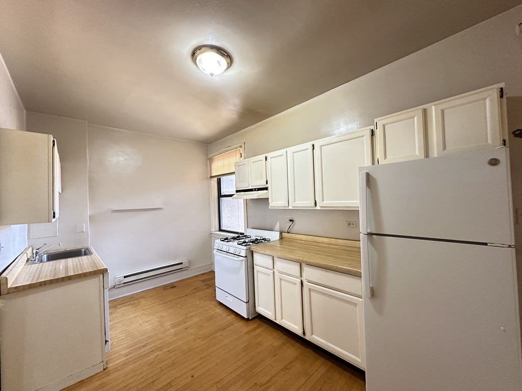 1311 Oak Ave #3W - Photo 2 of 21