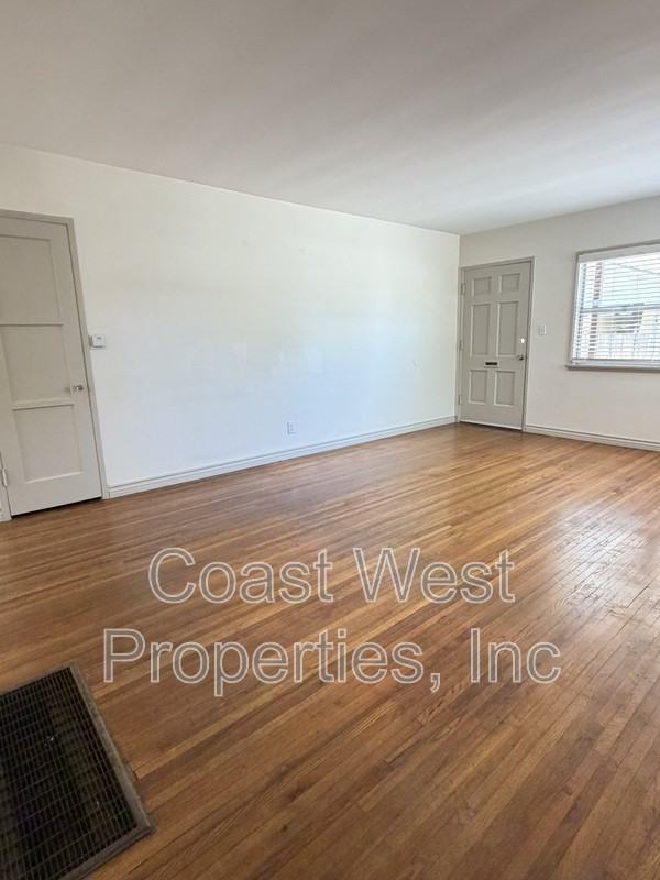 1041 Loring St - Photo 2 of 15